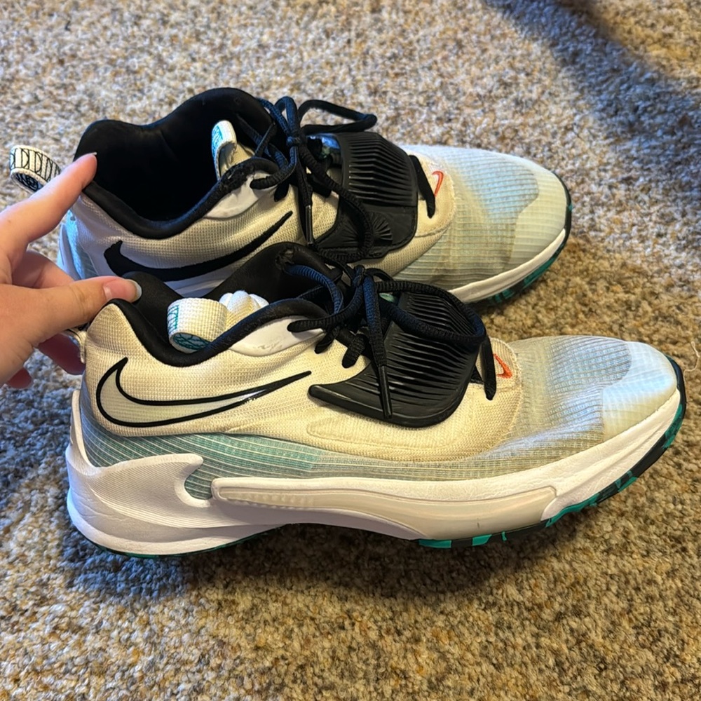 Nike Men’s Zoom Freak 3